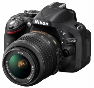 NIKON D5200 kit 18-55 f/3.5-5.6G VR II